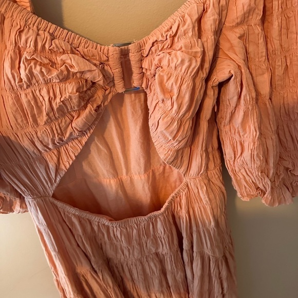 SOVERE Mercy Reversible Cut Out Midi Dress in light orange  Size L - Picture 3 of 8